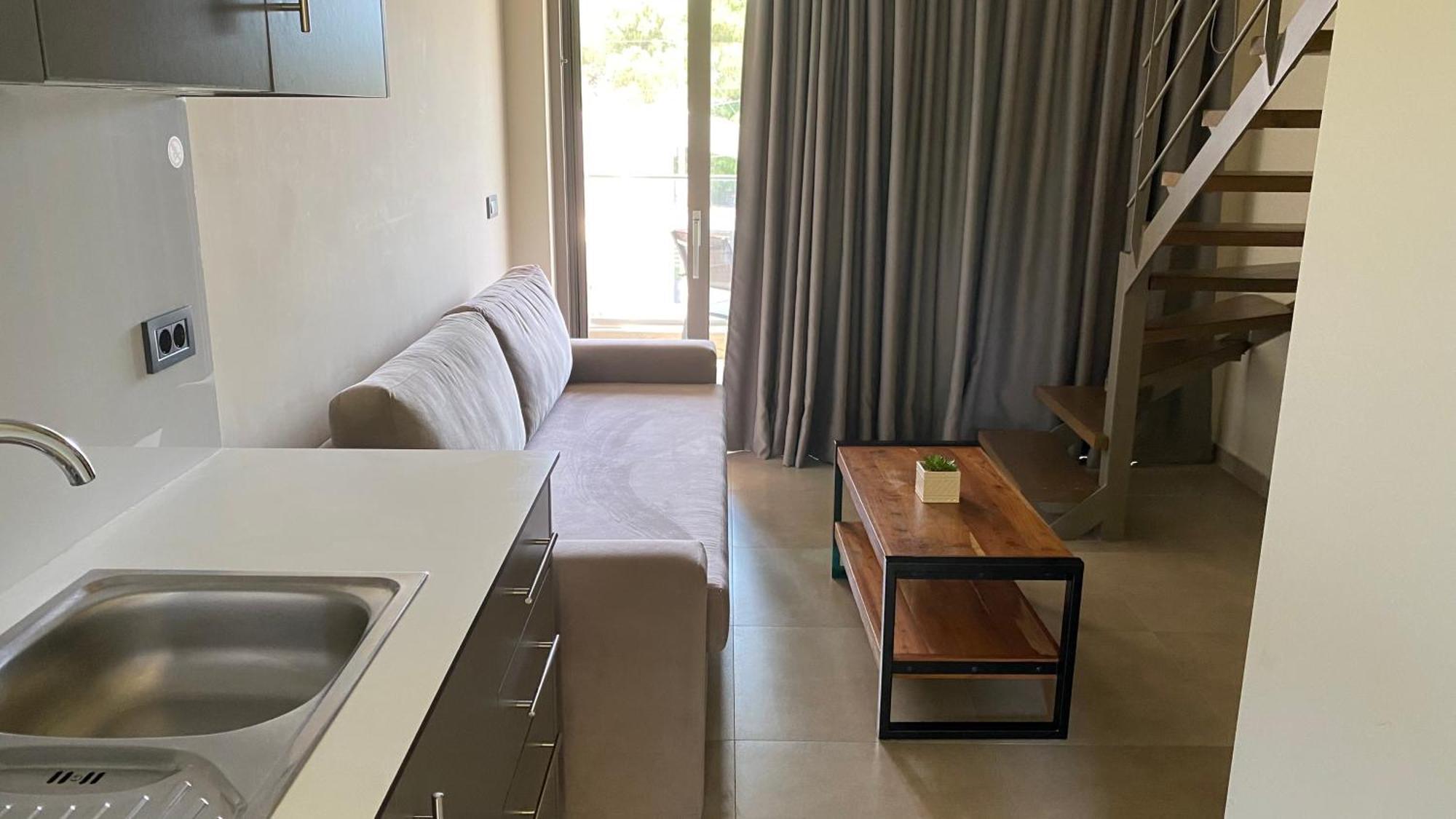 לגאנאס Mystique Luxury Suites & Maisonettes מראה חיצוני תמונה